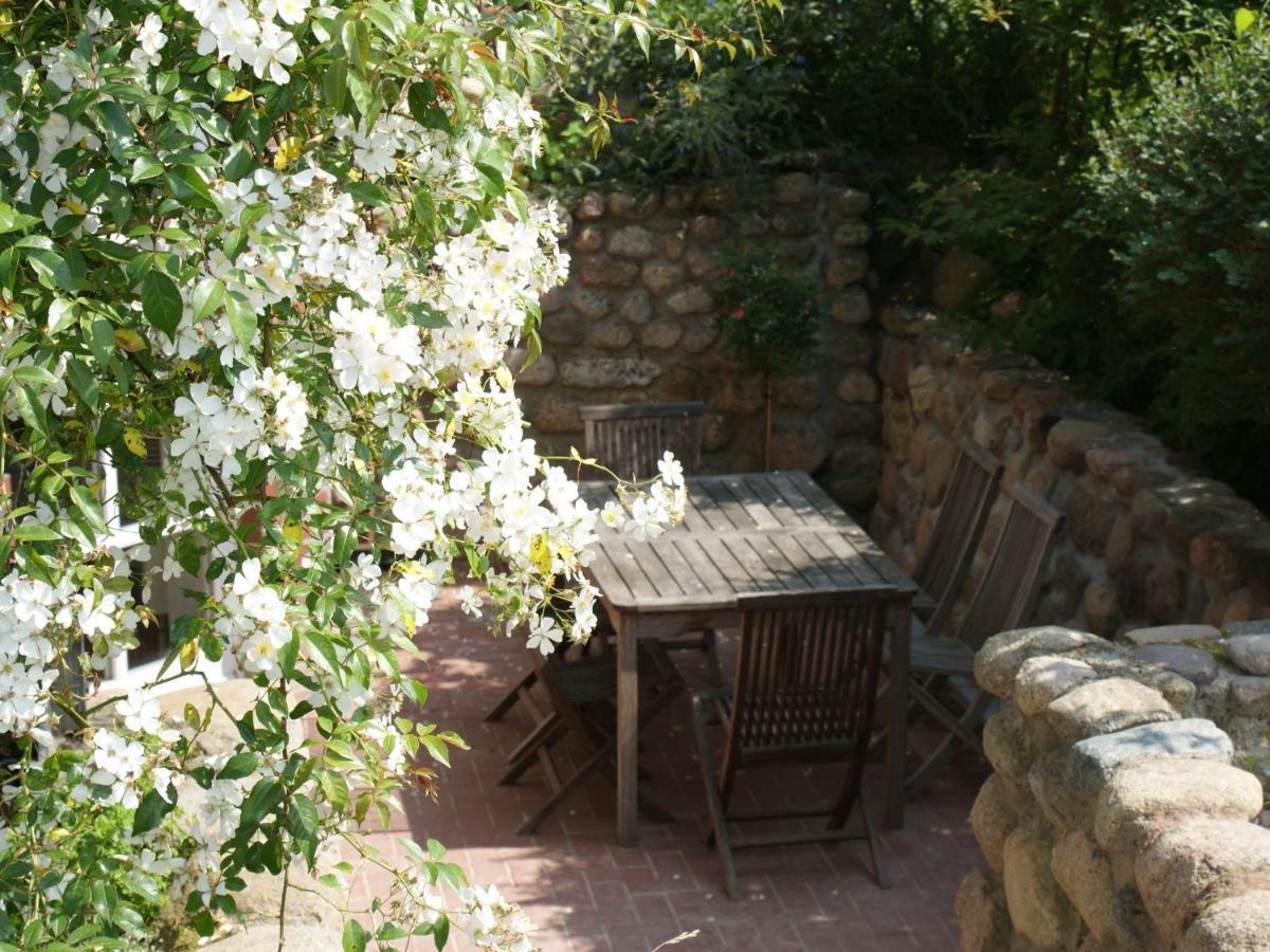 Cosy Apartment In Semlow Germany With Garden Eksteriør billede