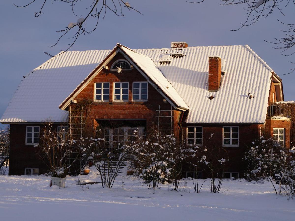 Cosy Apartment In Semlow Germany With Garden Eksteriør billede